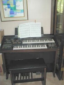 Yamaha Electone MC-400