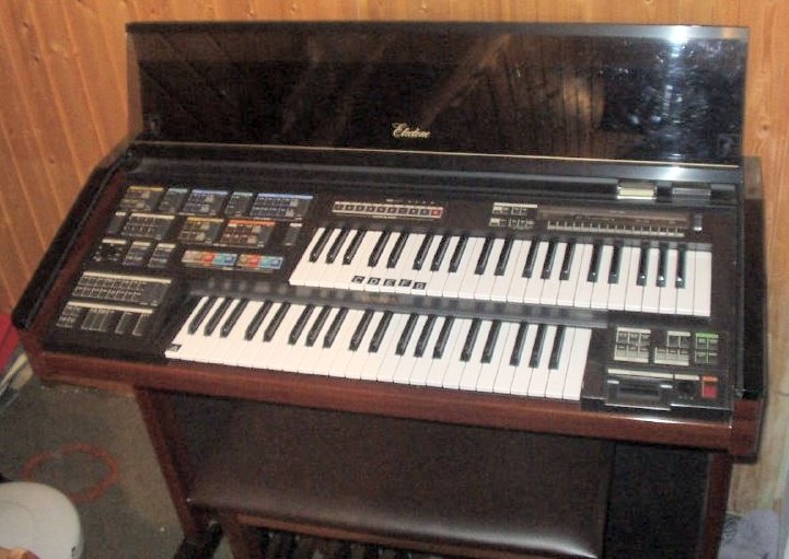 Yamaha Electone MC-600