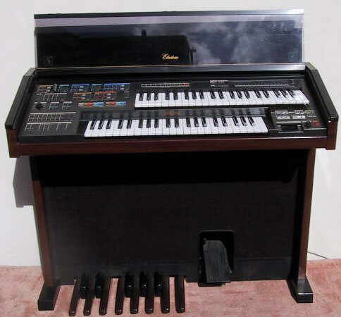 Yamaha Electone MC-600