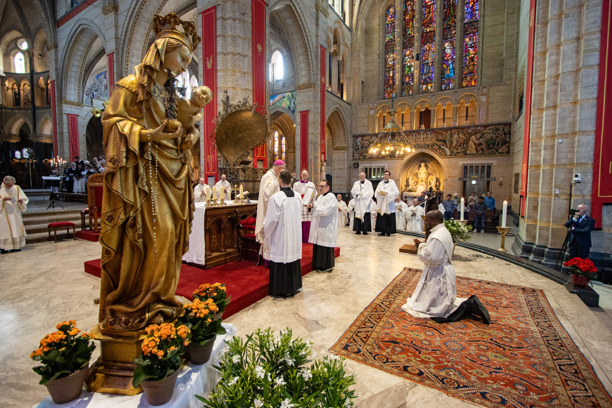 Priesterwijding Bisdom Haarlem-Amsterdam Priesterwijding Bisdom Haarlem-Amsterdam